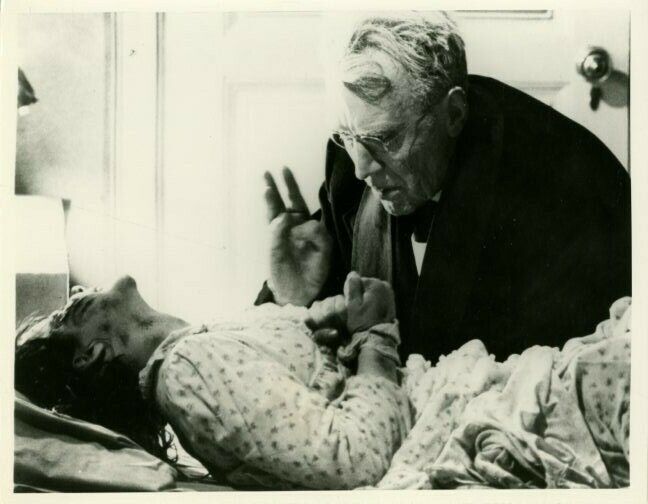 Linda Blair Max Von Sydow The Exorcist 1983 Original Press TV 7x9 Photo Poster painting