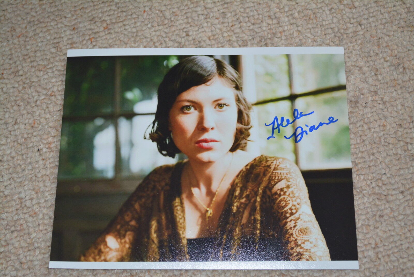 ALELA DIANE signed autograph In Person 8x10 (20x25 cm) SINGER SONGWRITER