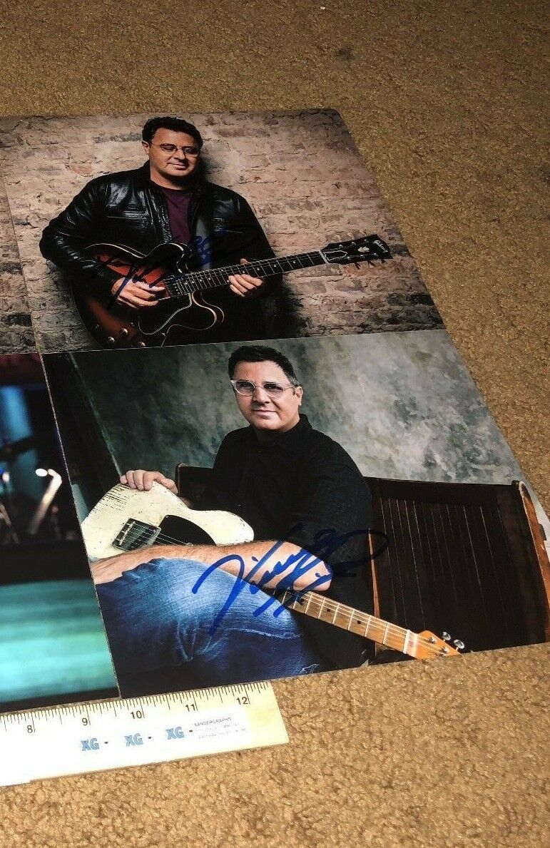 VINCE GILL COUNTRY MUSIC SIGNED AUTOGRAPHED 8X10 GUITAR Photo Poster paintingGRAPH LOT (2) Photo Poster painting