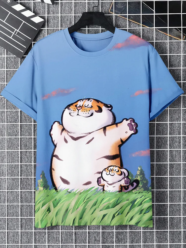 Men's Cat Enjoying The Spring Fields Art Print T-Shirt