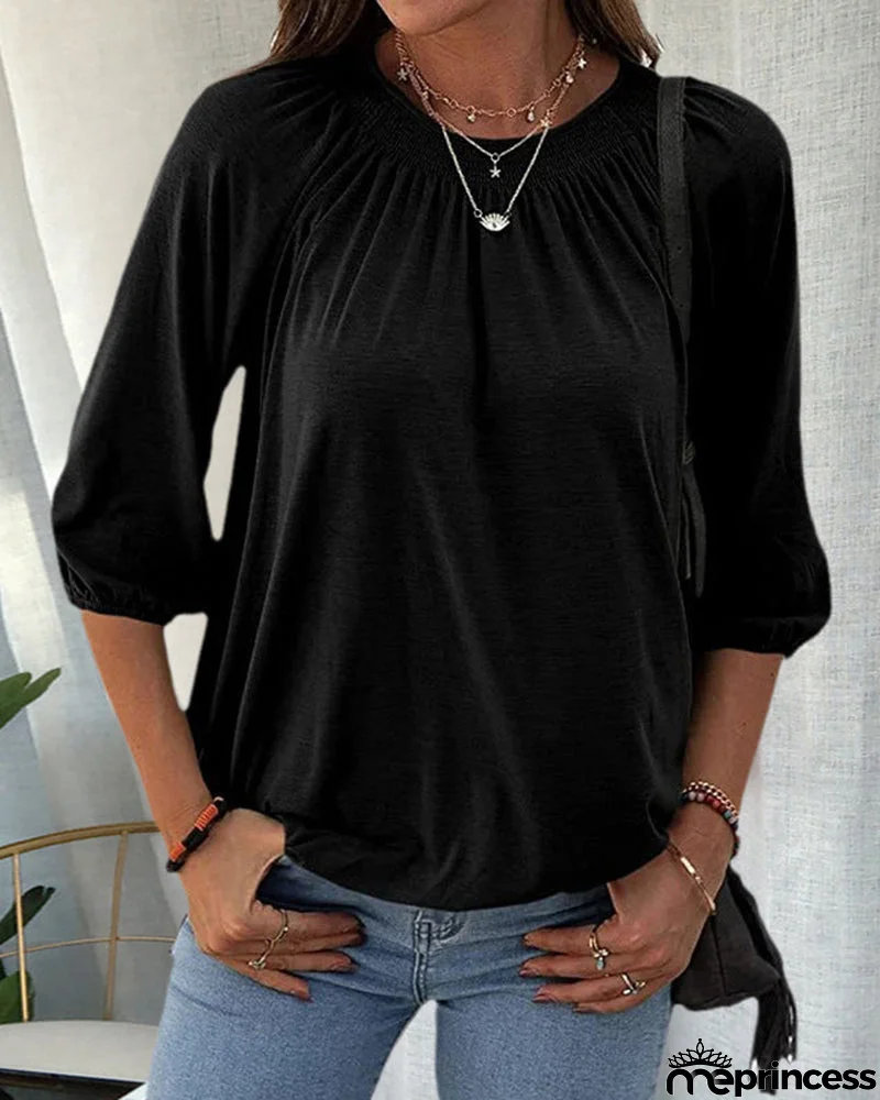 Elegant and lightweight Sweater