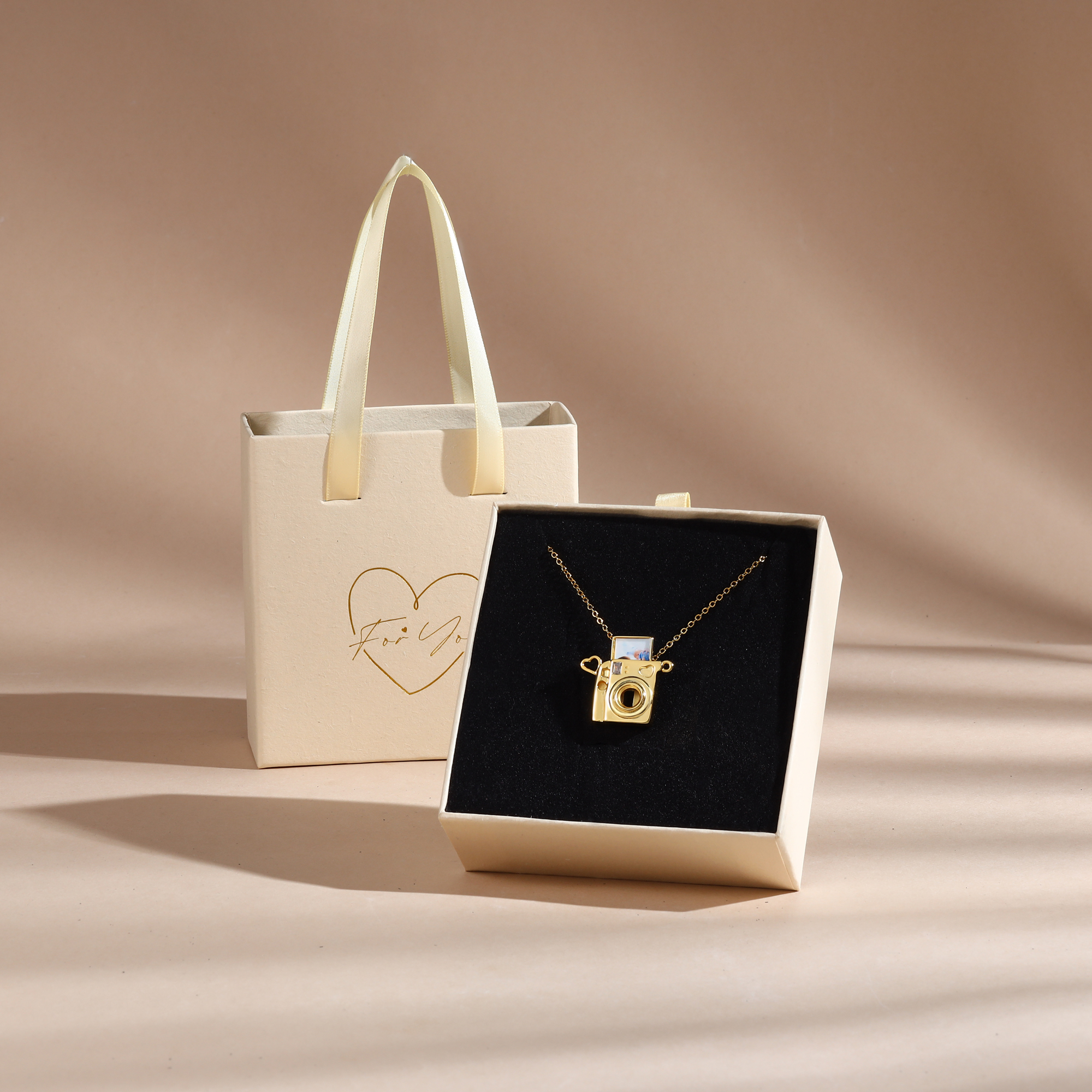 Collana macchina fotografica con 1 foto interna personalizzata