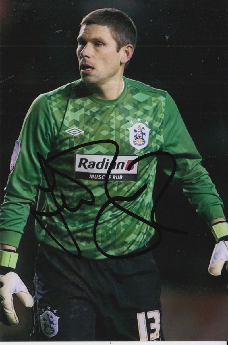 HUDDERSFIELD HAND SIGNED IAN BENNETT 6X4 Photo Poster painting 1.