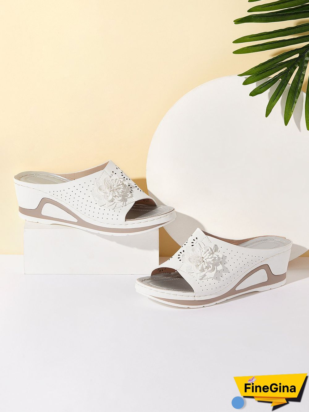 3D Floral Cutout Upper Vintage Bohemian Wedge Slippers