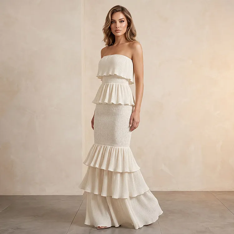 Women&rsquo;s Strapless Tiered Ruffle Smocked Dress