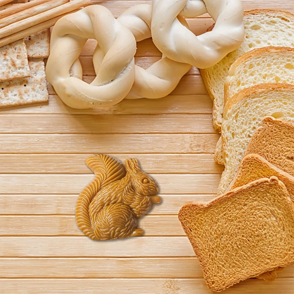 Purexcellent&trade; Household cute squirrel wooden biscuit mold