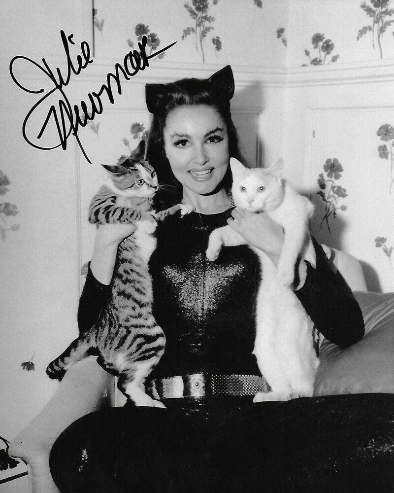 Julie Newmar Catwoman Original 8X10 Photo Poster painting #3 signed at the Hollywood Show