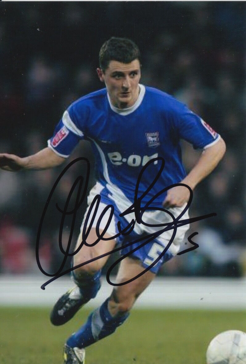 IPSWICH TOWN HAND SIGNED ALEX BRUCE 6X4 Photo Poster painting 4.