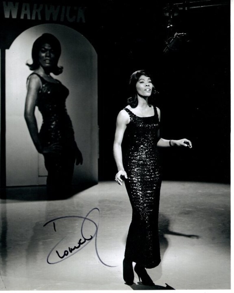 Dionne Warwick signed autographed 8x10 Photo Poster painting