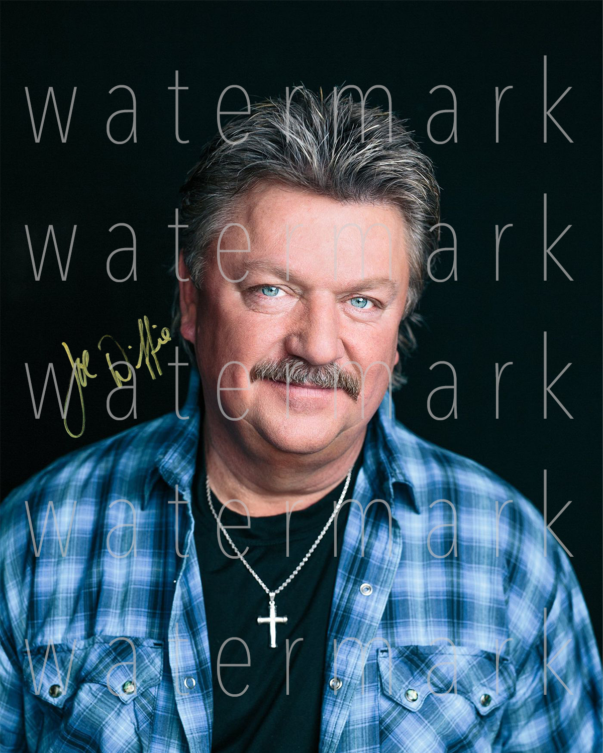 Joe Diffie signed 8X10 Photo Poster painting John Deere Green Pickup picture poster autograph RP