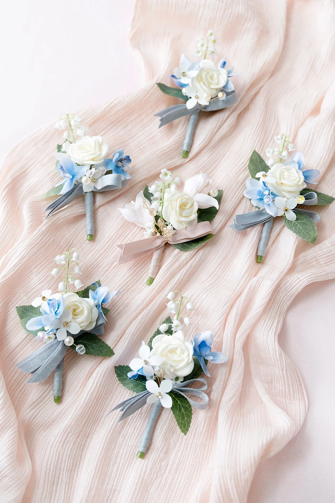 Boutonnieres in English Pastel