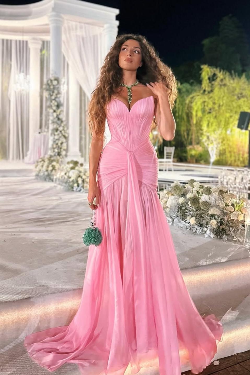 Lussooy Glamorous Pink Chiffon Sweetheart Sleeveless Prom Dress with Pleated 