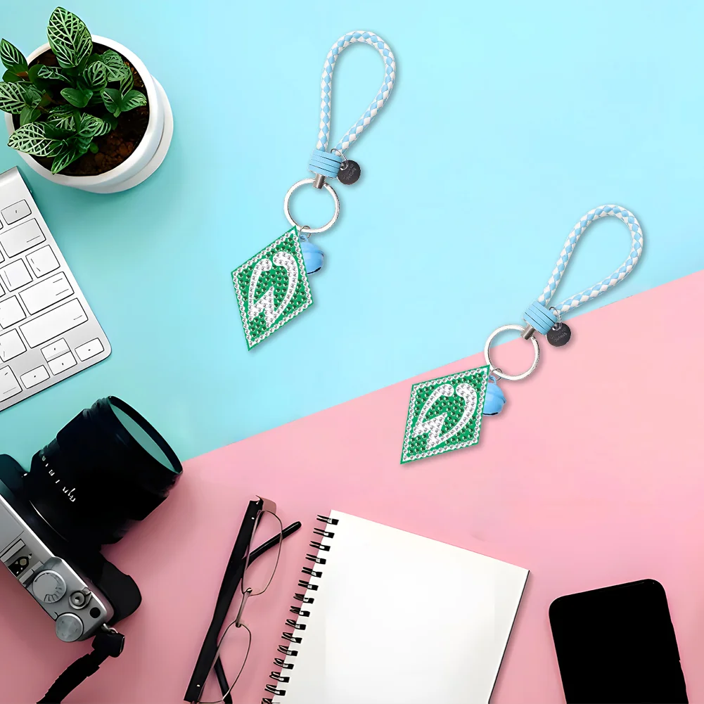 DIY Diamonds Painting Keychain Werder Bremen Football Club Badge Crafts(Double Sided)