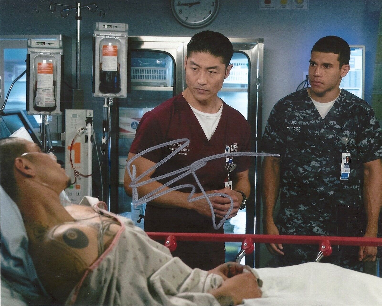 BRIAN TEE 'CHICAGO MED' DR ETHAN CHOI SIGNED 8X10 PICTURE *COA 1