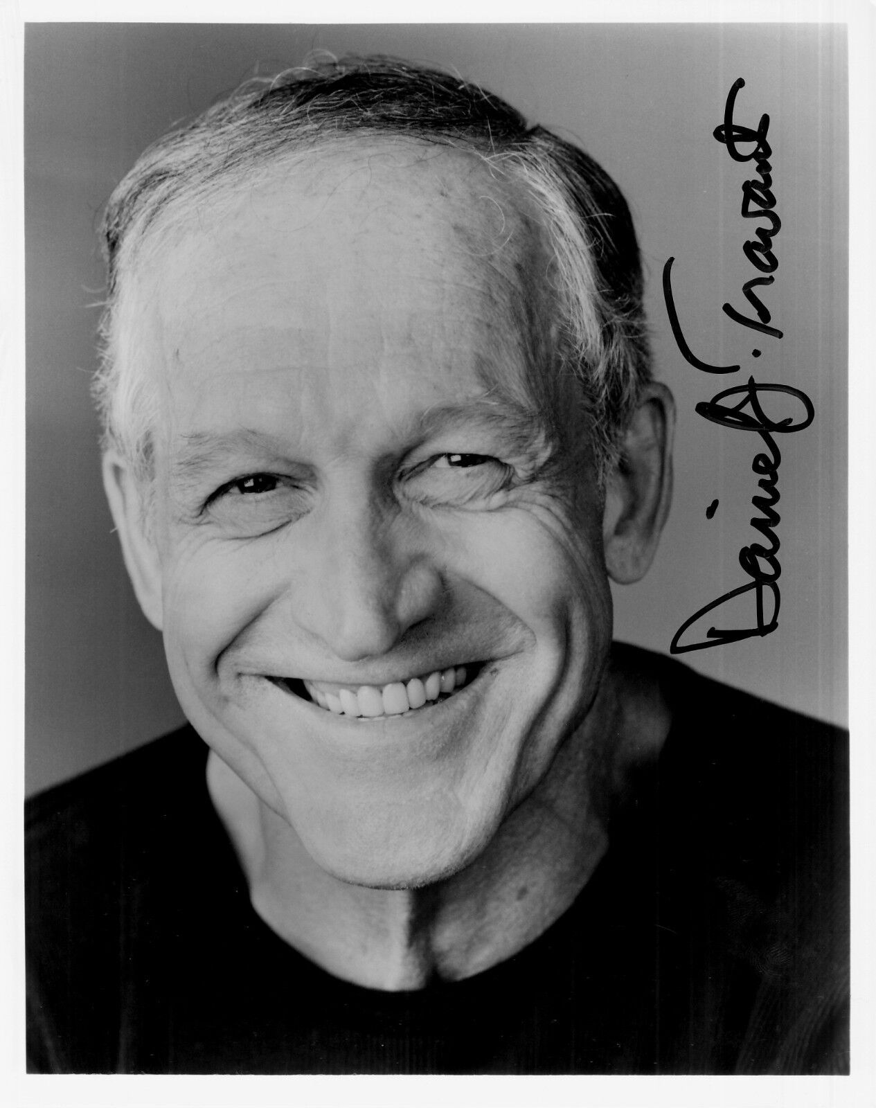 DANIEL J TRAVANTI signed FANTASTIC 8x10 CLOSEUP w/ uacc rd coa HILL STREET BLUES