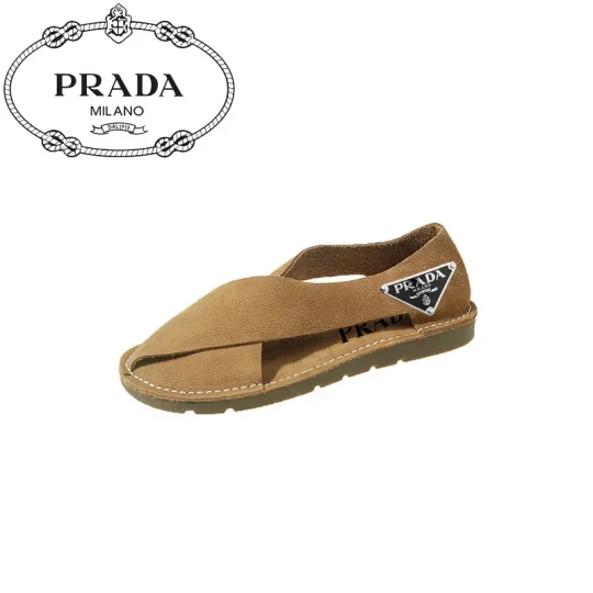 Könnyű és stílusos, a Prada legújabb sokoldalú és légáteresztő női szandálja 2024-re