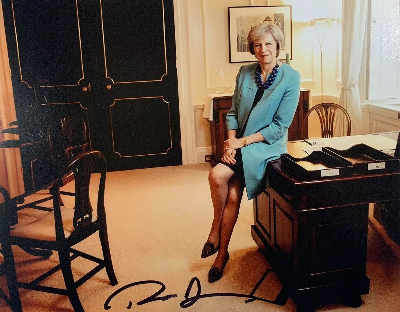 THERESA MAY HAND SIGNED 8x10 Photo Poster painting UK BRITISH PRIME MINISTER RARE AUTOGRAPHED