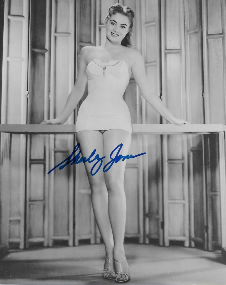 Shirley Jones Signed 8x10 Photo Poster painting - CAROUSEL / THE PARTRIDGE FAMILY / OKLAHOMA #9