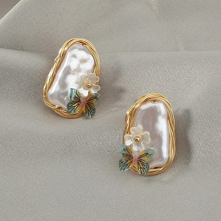 French Retro Pearl Butterfly Fashion Earrings