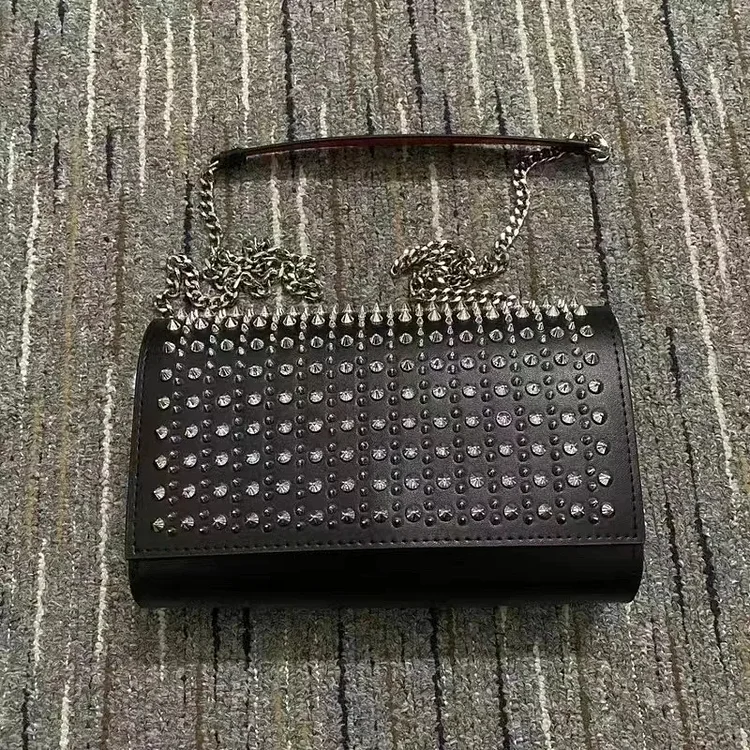 Red bottom lining square rivet wallet Vocosi VOCOSI