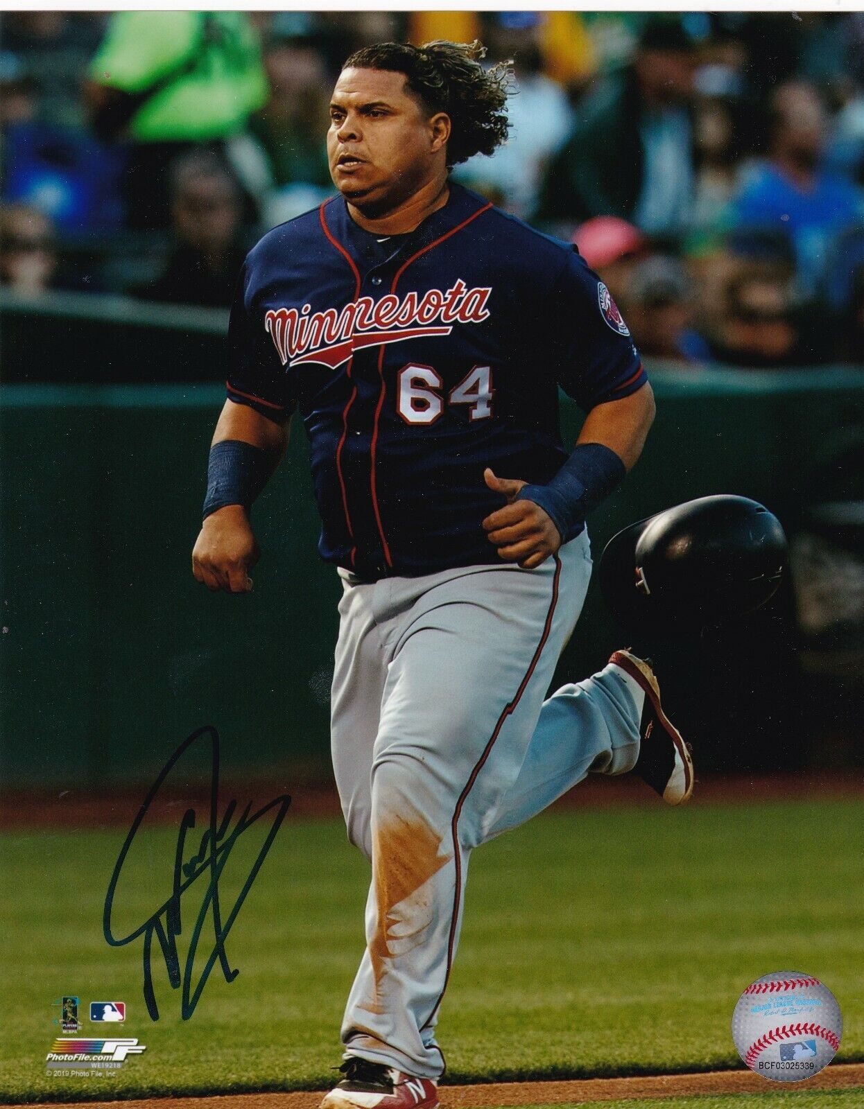 WILLIANS ASTUDILLO MINNESOTA TWINS ACTION SIGNED 8x10