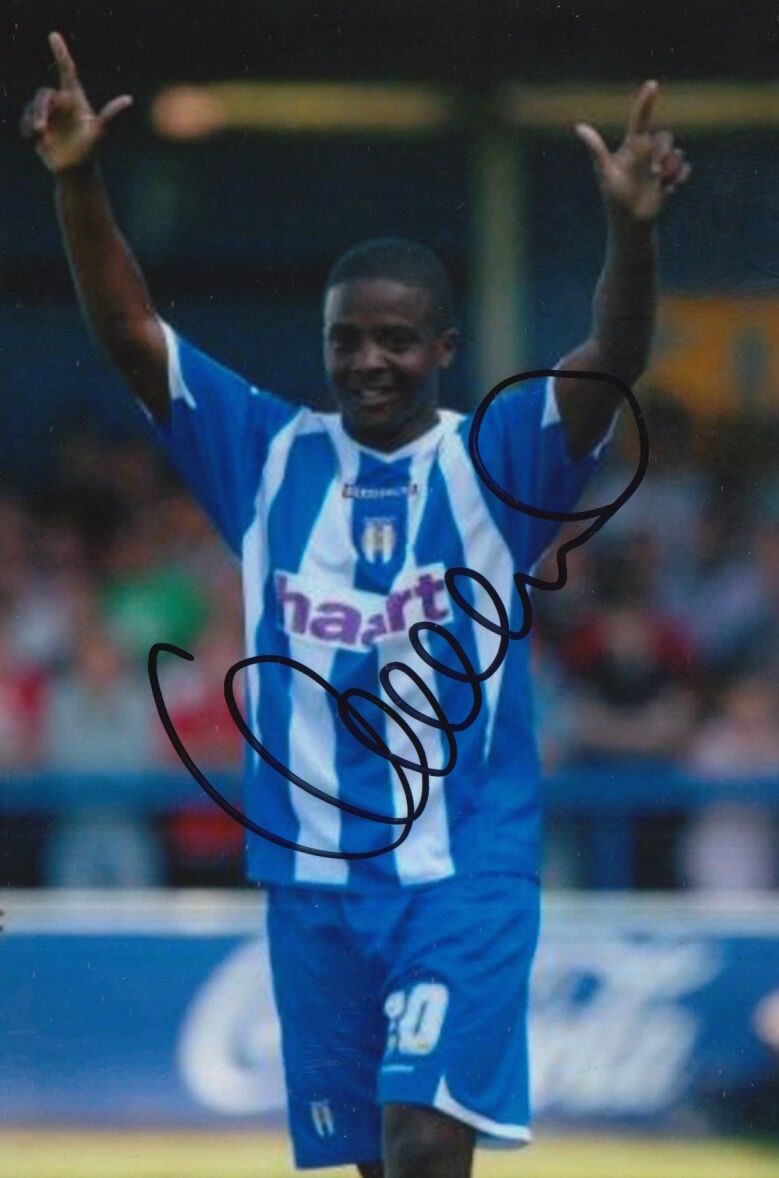 COLCHESTER UNITED HAND SIGNED KEVIN LISBIE 6X4 Photo Poster painting 1.