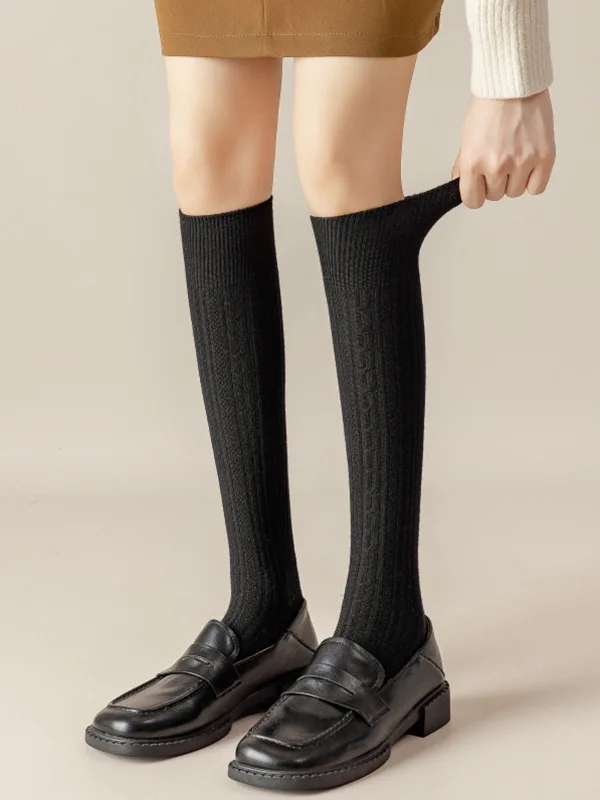 Simple Twist Wool Solid Color Mid-Calf Socks