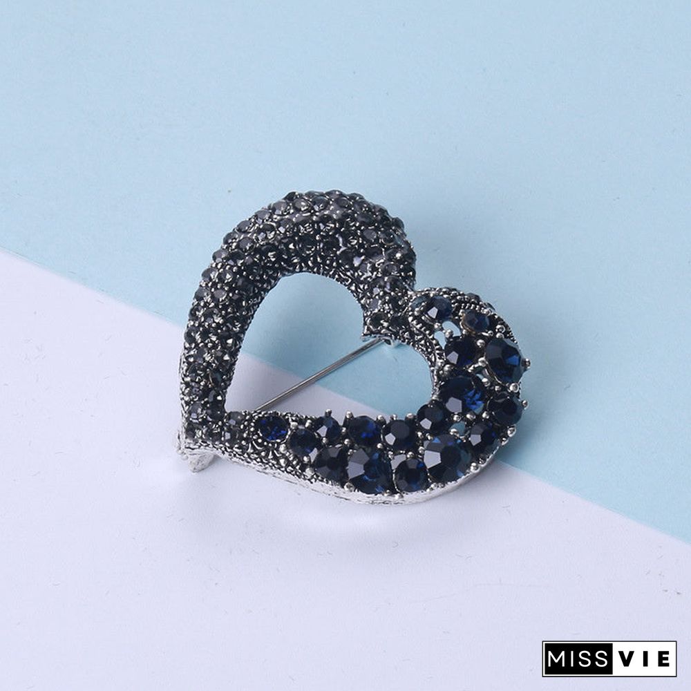 Women's Retro Fashion Heart Shaped Crystal Brooch