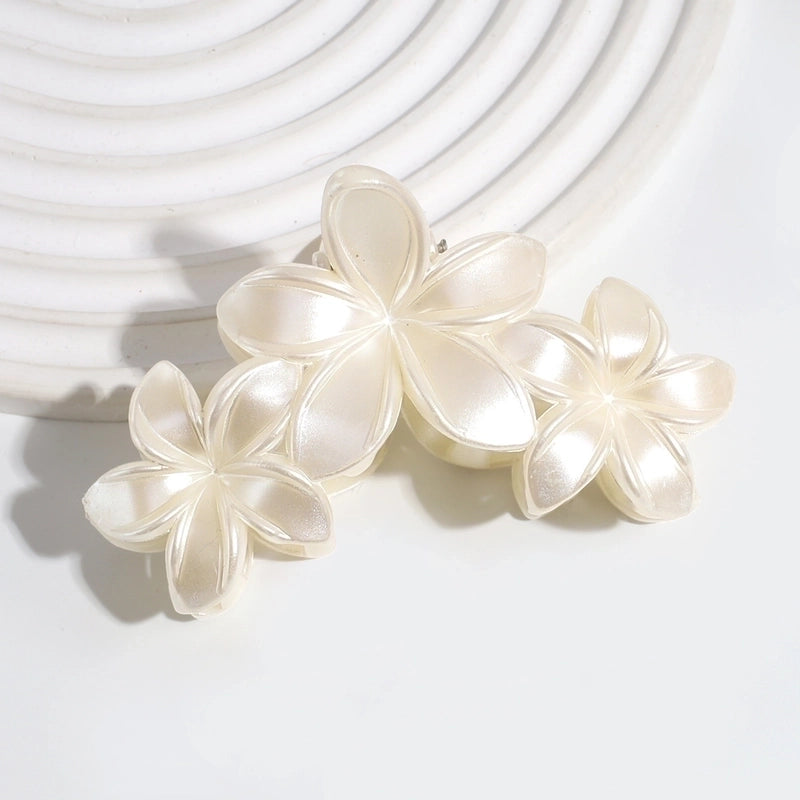 Women’s Vacation Minimalist Flower Plastic Hair Claws