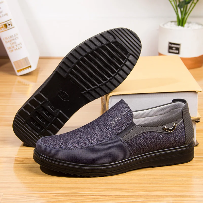 Soft sole breathable casual shoes