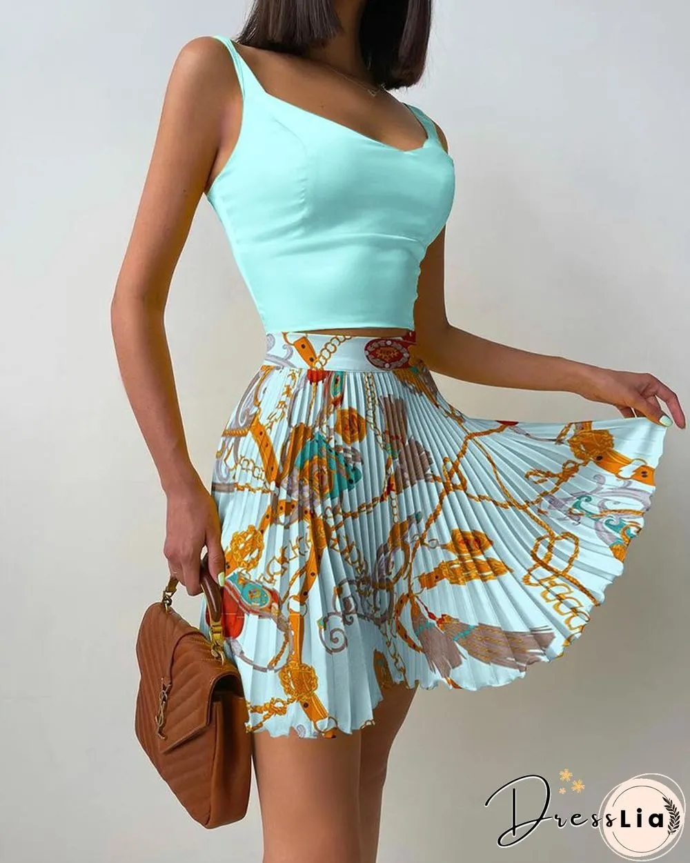 Solid Tank Top & Chain Print Pleated Skirt Set