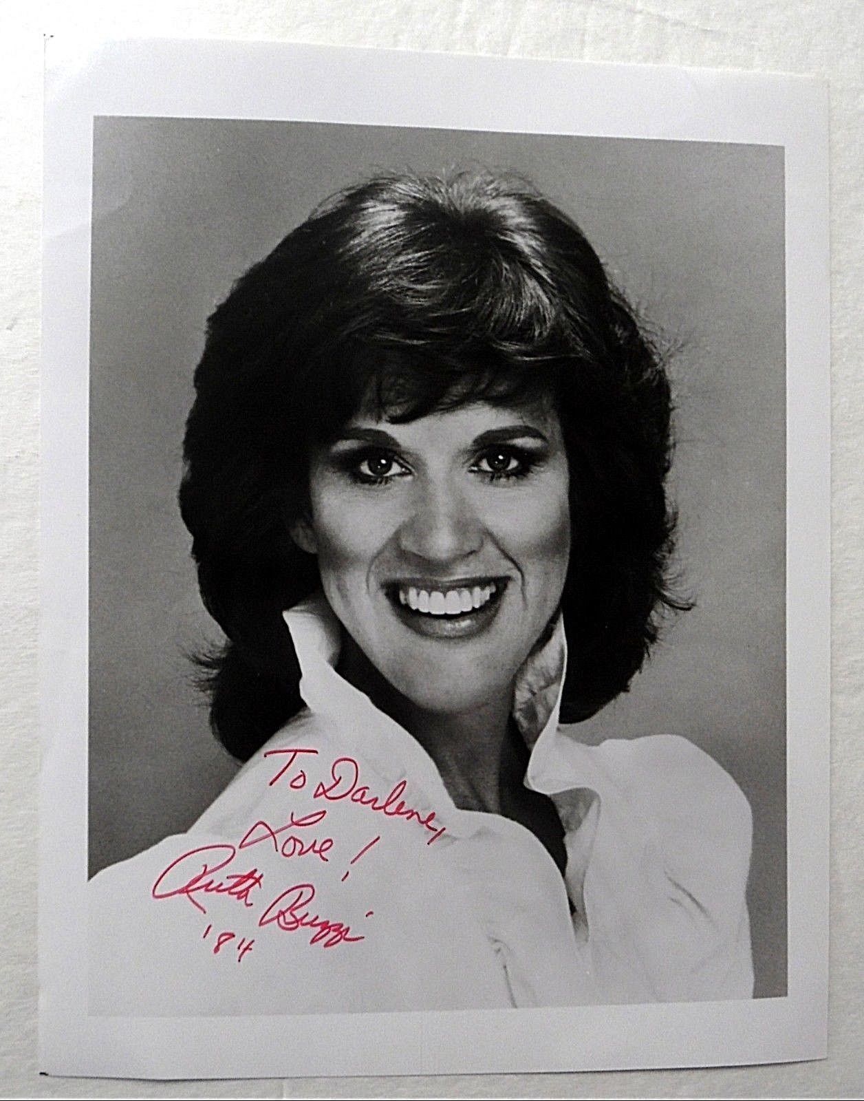 RUTH BUZZI Autographed 8 x 10 Photo Poster painting COMEDIENNE Rowan & MARTIN's Laugh-IN PC304