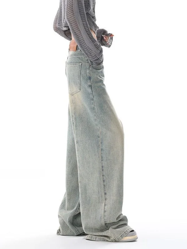 Brownm baggy boyfriend jeans with faded effect