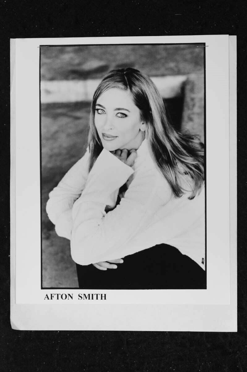 Afton Smith - 8x10 Headshot Photo Poster painting w/ Resume - Reality Bites