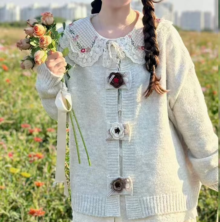 Women Long Sleeve V-neck Graphic Floral Printed Top