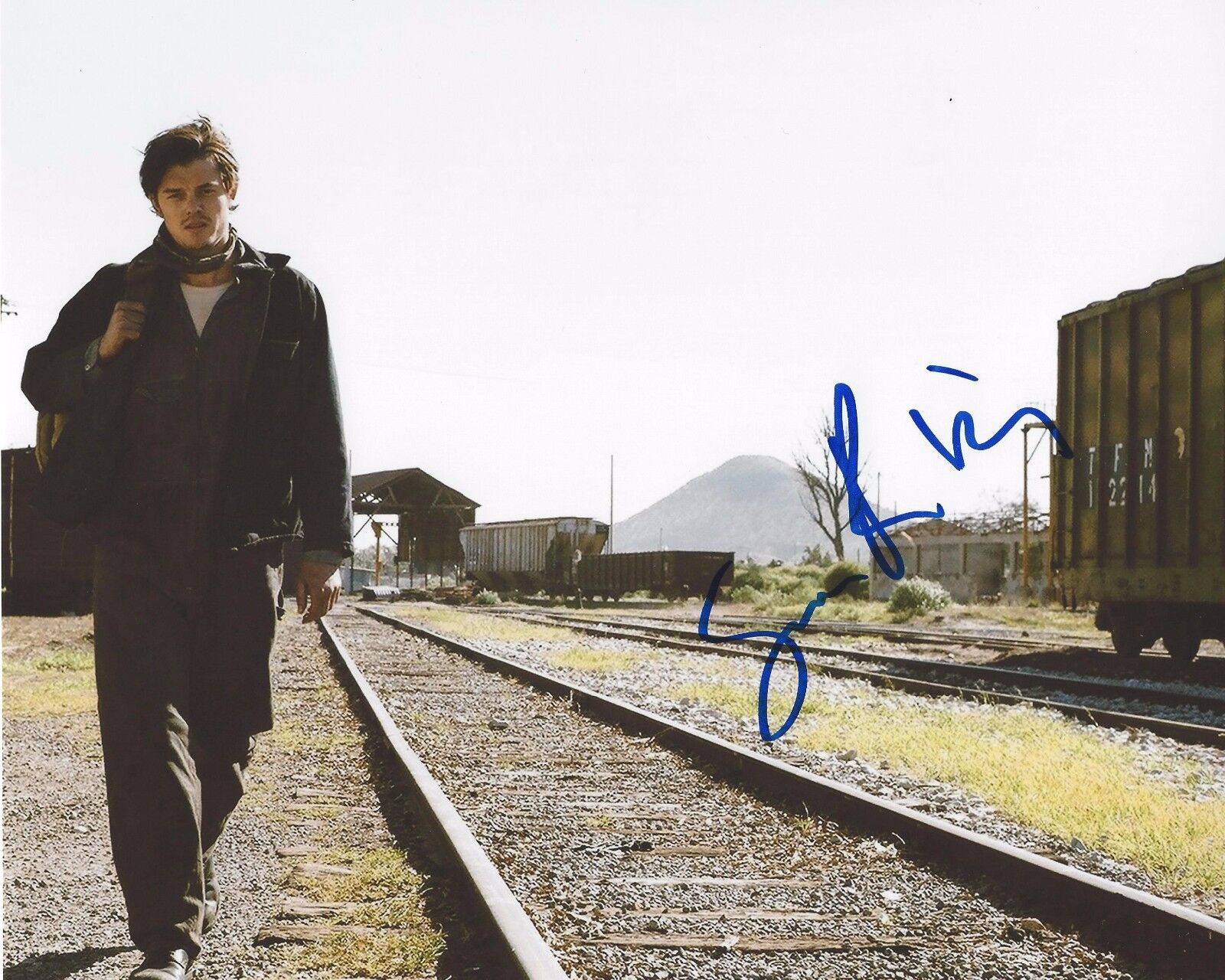 ACTOR SAM RILEY SIGNED  FIRE MOVIE 8X10 Photo Poster painting C W/COA MALEFICENT ON THE ROAD