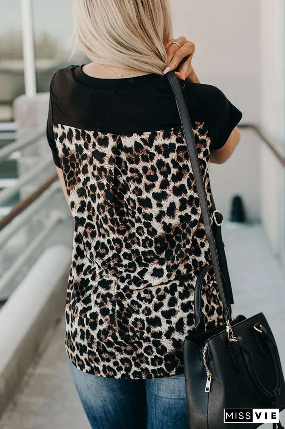 Printed Irregular V-Neck Pocket T-Shirt