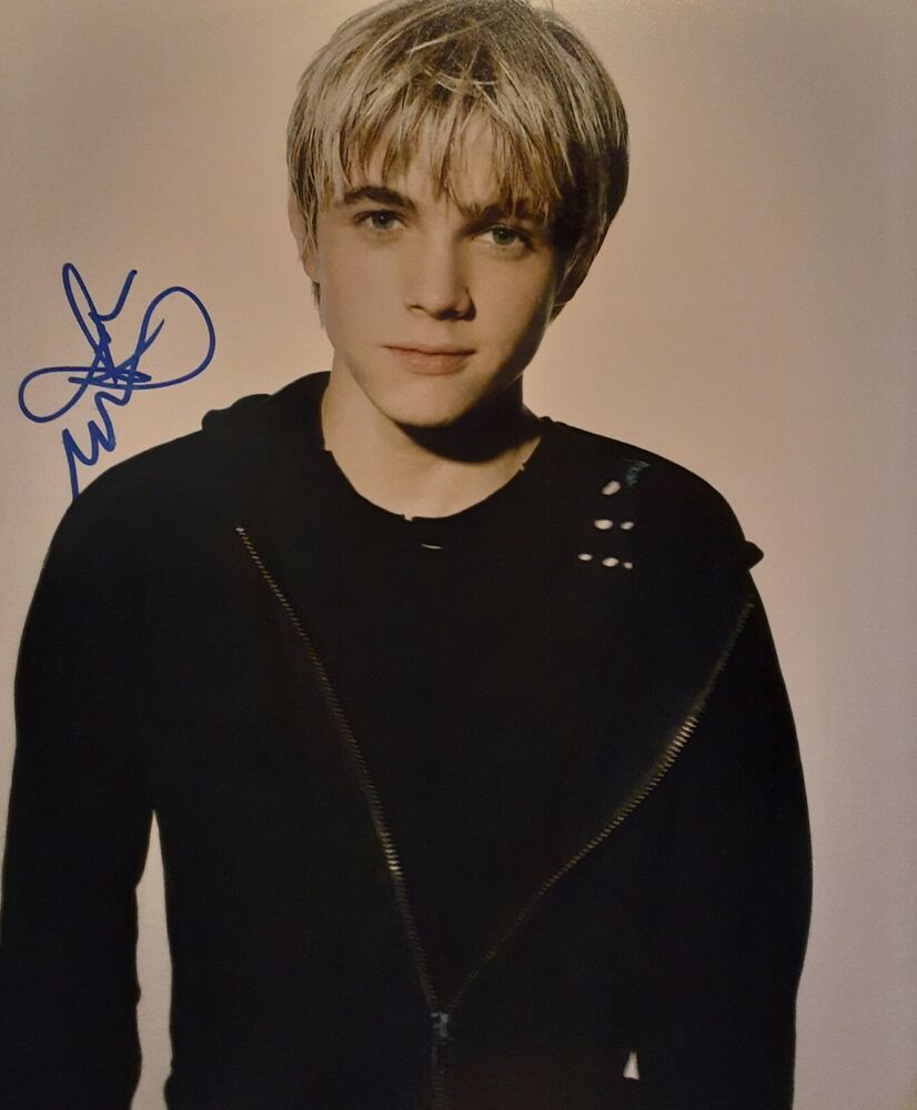 Jesse Mccarthey signed 8x10