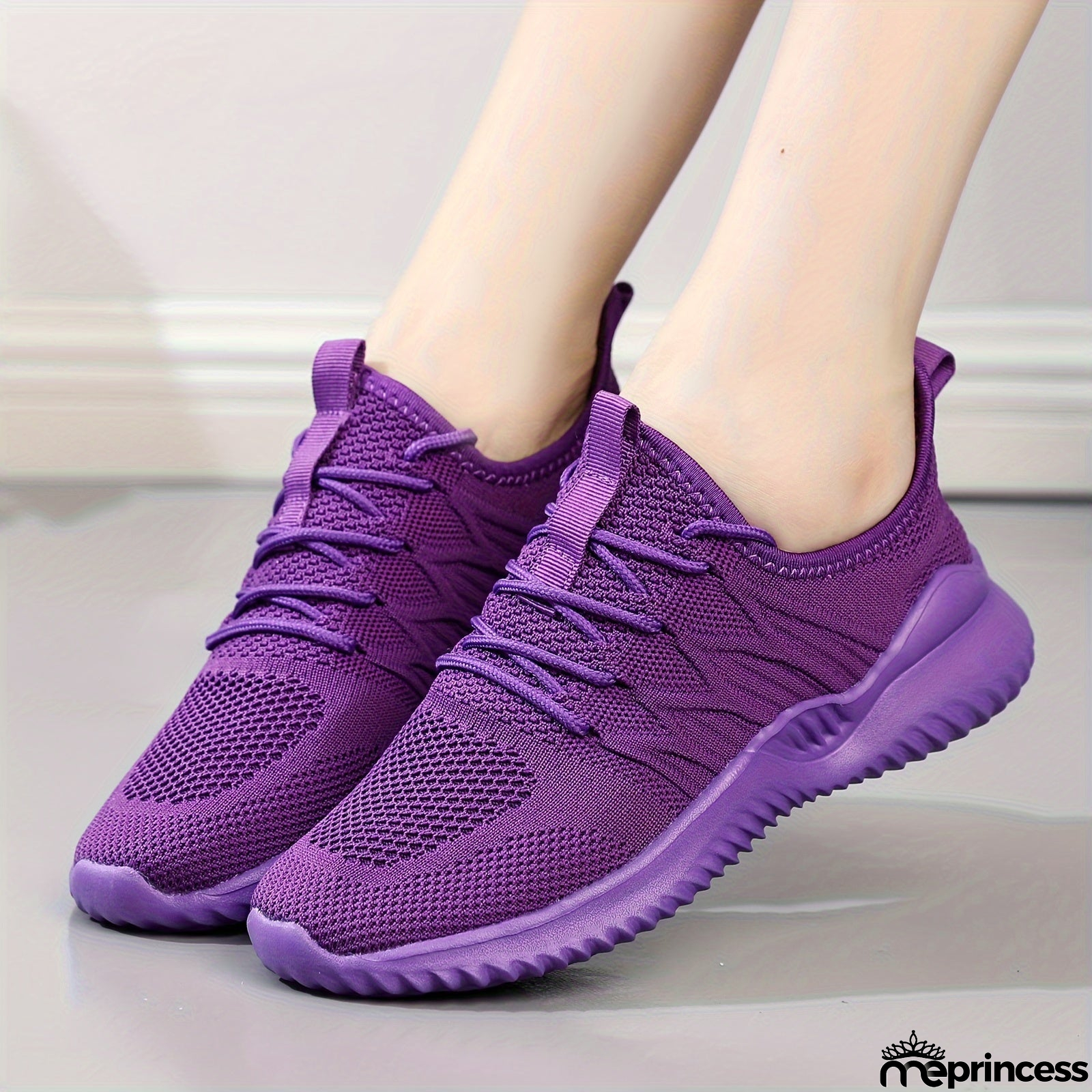 Feminine and fresh summer piece