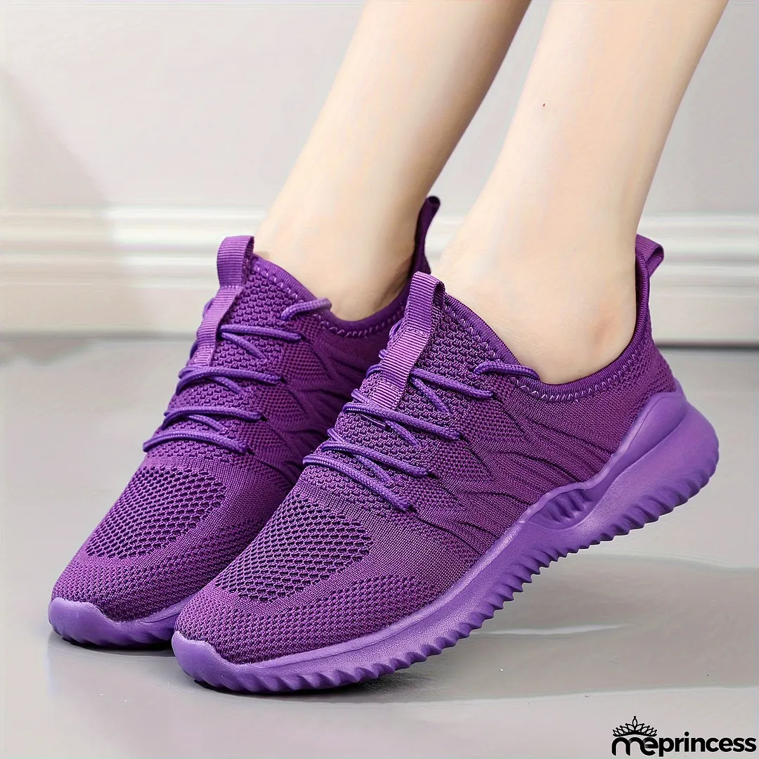 Feminine and fresh summer piece