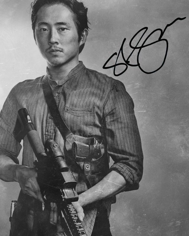 Steven Yeun - The Walking Dead Autograph Signed Photo Poster painting Print