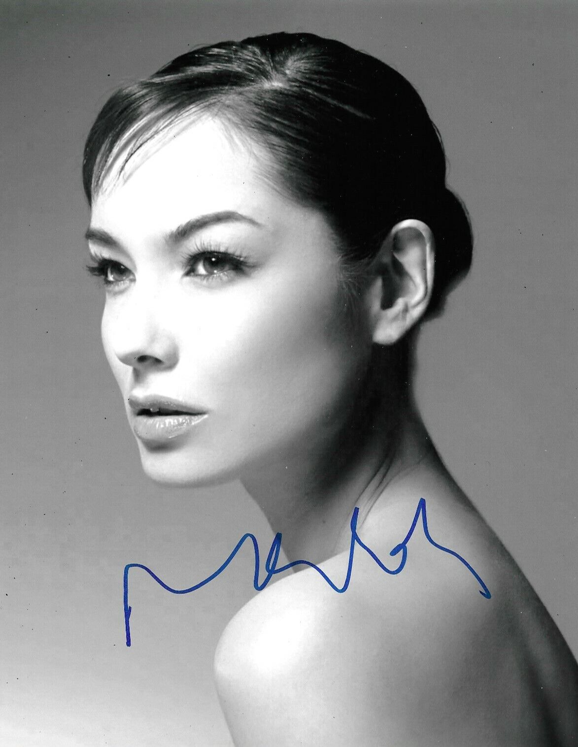 Berenice Marlohe Signed 10x8 Photo Poster painting AFTAL