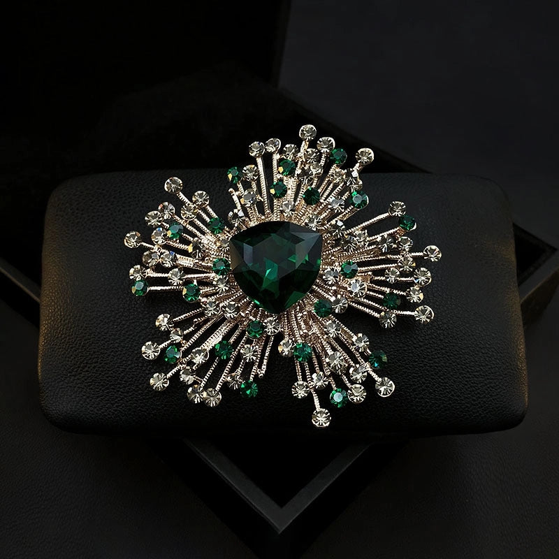 Luxury Emerald Crystal Brooch Women’s Retro Exaggerated Fashion Corsage New Elegant Full Diamond Pin Accessories