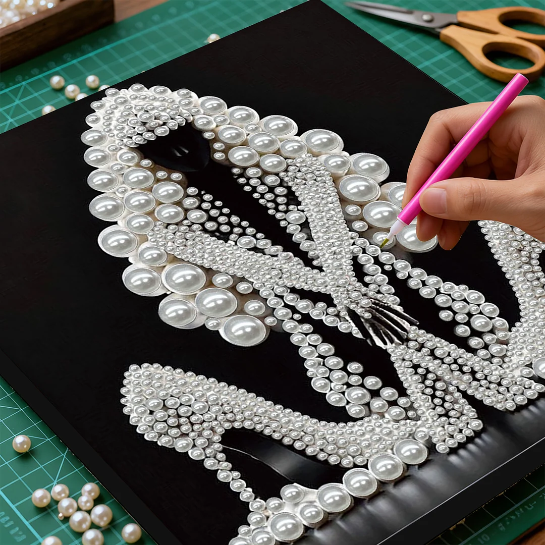 Elegant Lady - DIY Pearl Diamond Art Kit With Frame 30*30cm