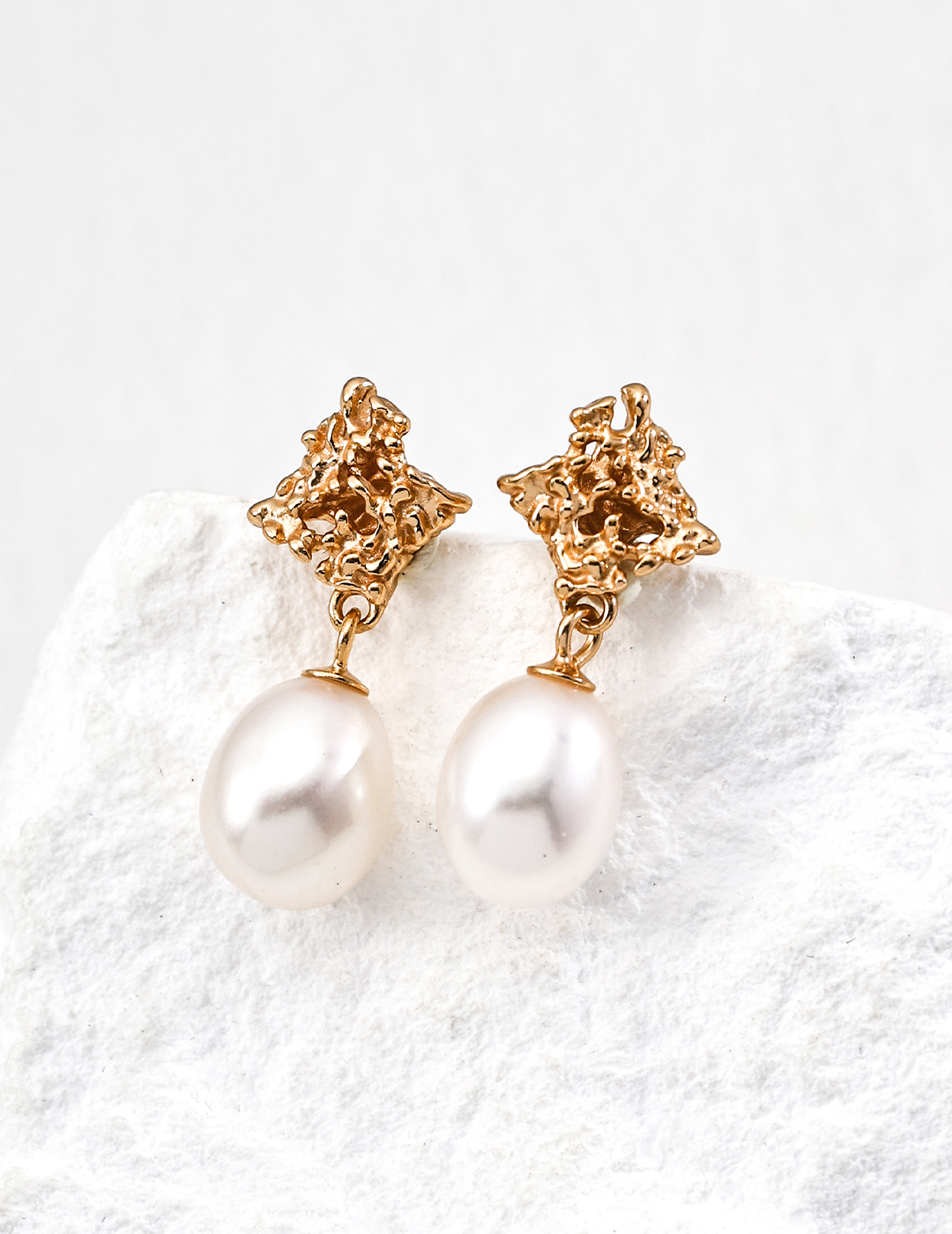  Sculptural Pearl Earrings