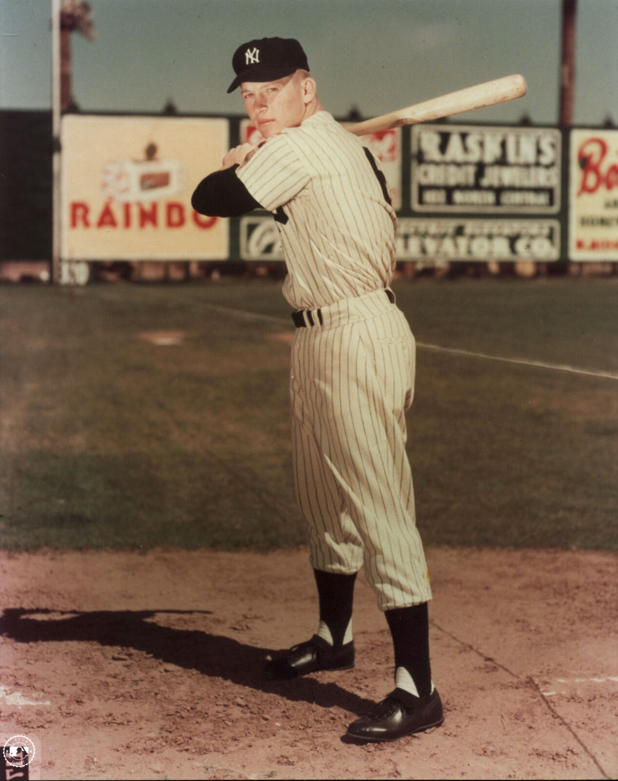 Yankees Mickey Mantle 8x10 Photo Poster paintingFile Bat On Shoulder In 2 Hands Photo Poster painting Un-signed