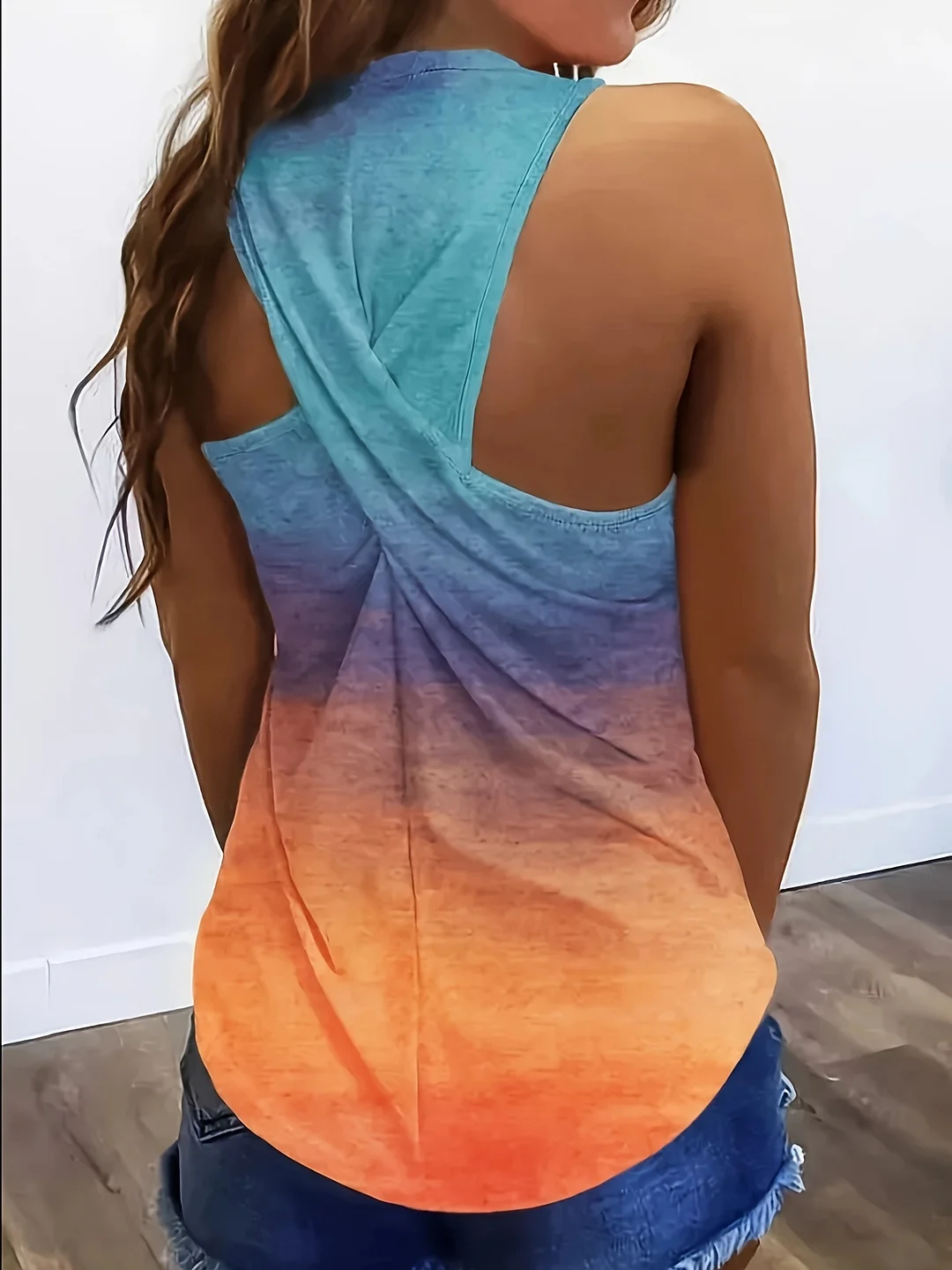 Elegant Gradient Print Sleeveless Tank Top For Women - Crew Neck With Twist Back Detail, Stretchy Polyester Blend, Machine Washable | IFYHOME