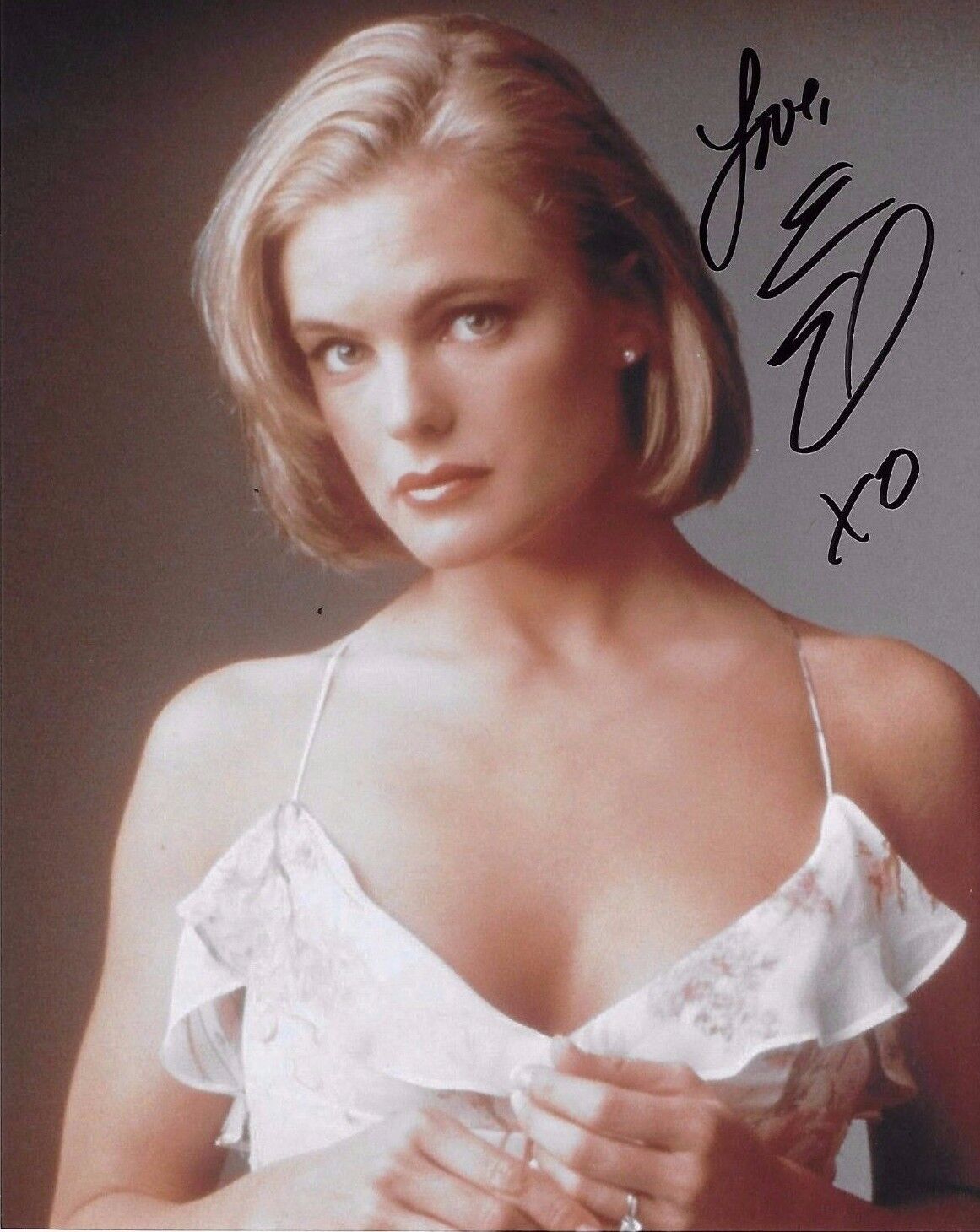 Erika Eleniak Signed 8x10 Photo Poster painting -E.T / BAYWATCH / PLAYBOY PLAYMATE - SEXY!!! H45