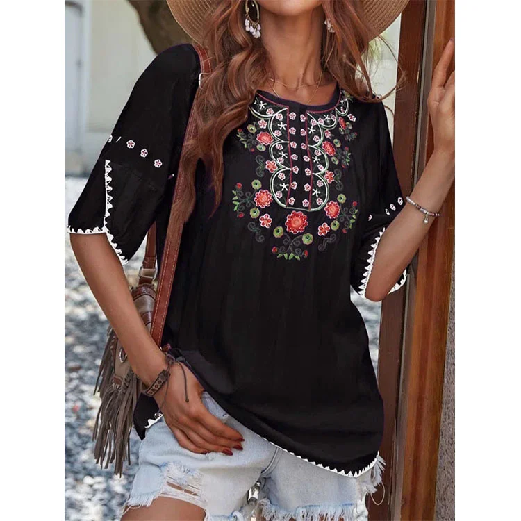 Round Neck Lace Ethnic Print T-Shirt
