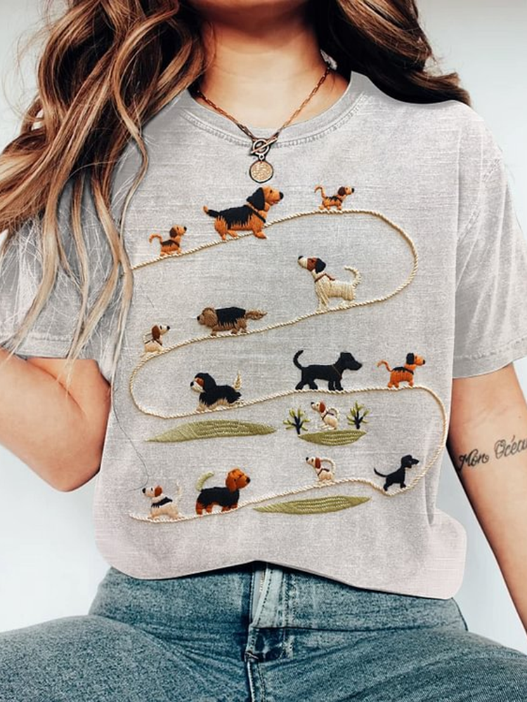 Women's Cute Puppy Walking Art Print Casual T-Shirt